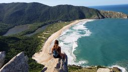 Esta playa de Brasil tiene un mirador único. Esta playa de Brasil tiene un mirador único.