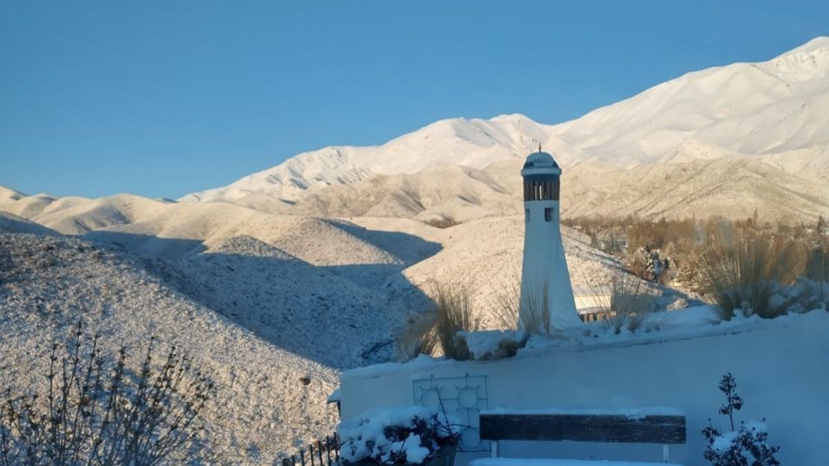La increíble postal con la que Mendoza amaneció este martes