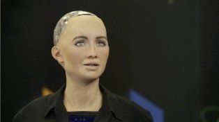 La robot Sophia: Los humanos son las criaturas más creativas y destructivas del planeta