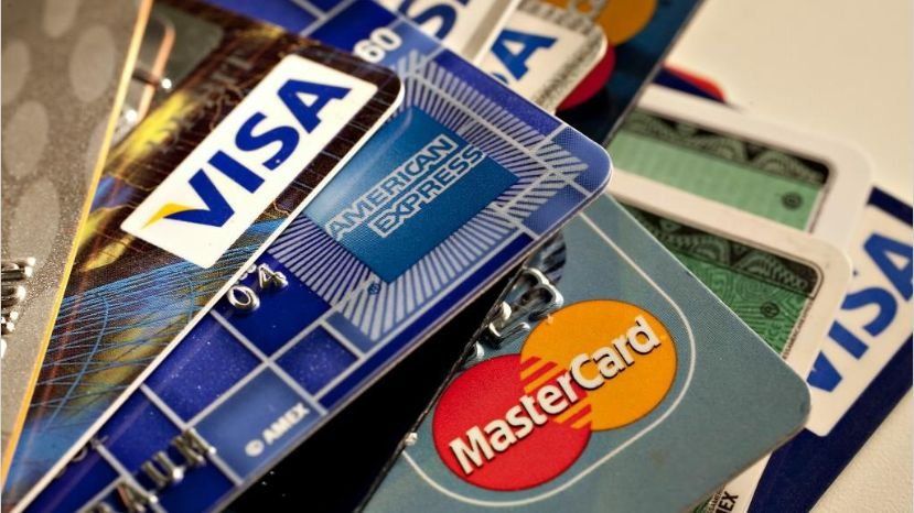 Aprobaron un proyecto para bajar comisiones de las tarjetas de crédito y débito