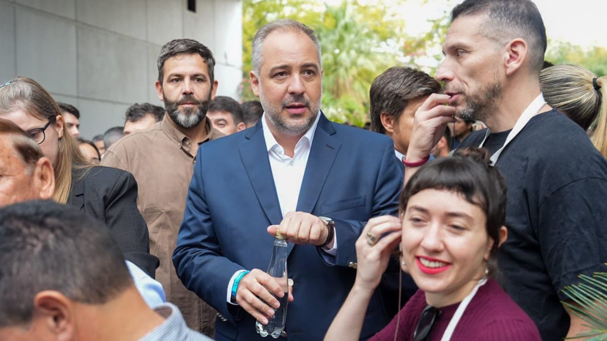 El intendente Matías Stevanato dijo en el desayuno de Coviar, que hay que hablar menos y escuchar más, y que en eso está la clave de la reorganización del peronismo. El intendente Matías Stevanato dijo en el desayuno de Coviar, que hay que hablar menos y escuchar más, y que en eso está la clave de la reorganización del peronismo.