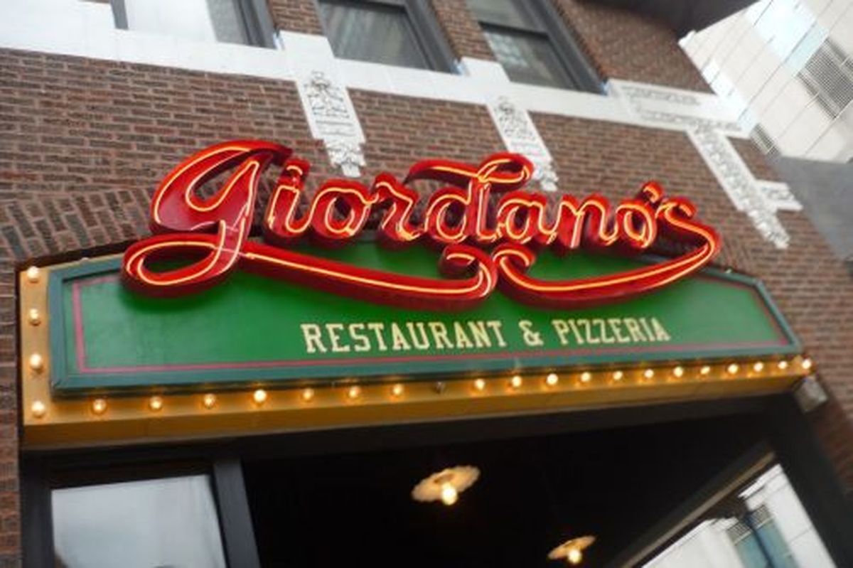 Una de las pizzerías más populares de Chicago. Una de las pizzerías más populares de Chicago.