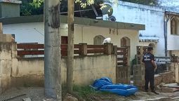 En esta casa se produjo una discusión entre una joven y su ex pareja, en Carlos Paz, y el hombre asesinó a su ex suegra a golpes en la cabeza