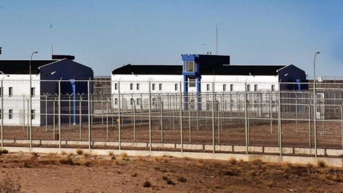 Se fue a bailar, pero tenía que ir al Instituto Penitenciario Provincial.