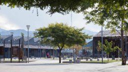 En la báscula de la Nave Cultural de Ciudad se hará la vacunación de los mayores de 70 años desde el lunes 1 de marzo. Será de lunes a viernes de 9 a 16, siempre con el turno otorgado por el Ministerio de Salud.