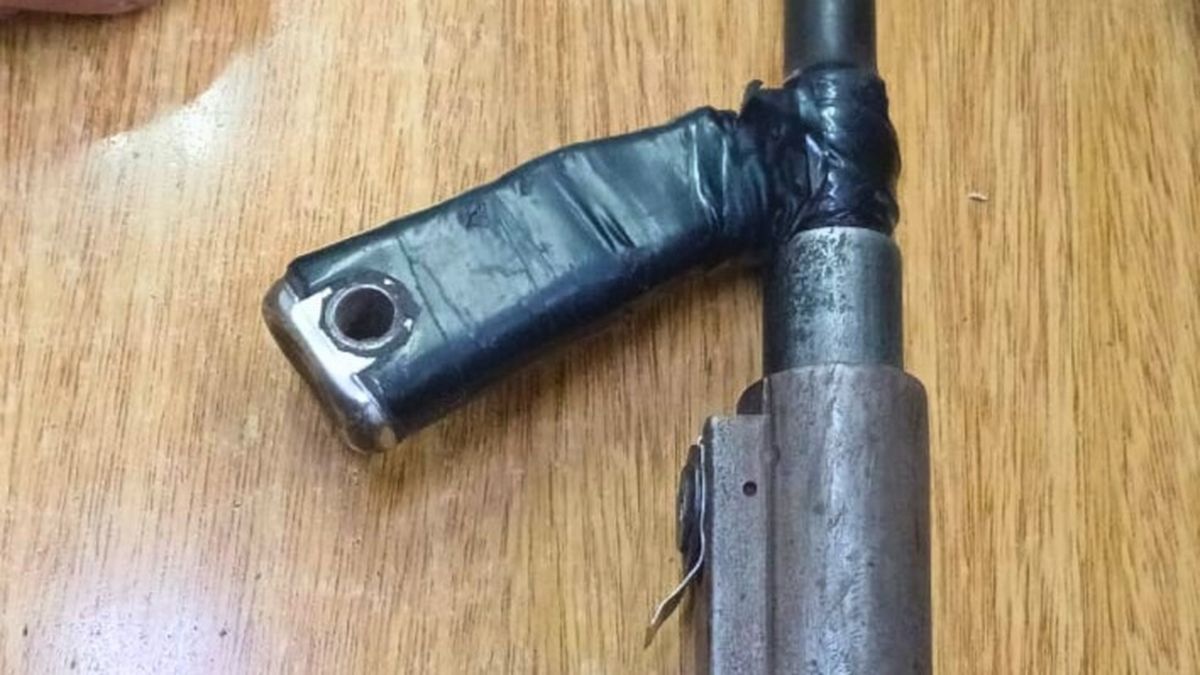 El arma de fabricación casera que tenía la chica de 17 años.
