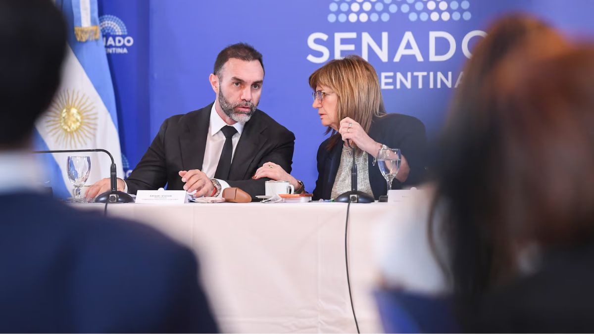 La senadora Patricia Bullrich es una de las encargadas de juntar votos para el proyecto de reforma laboral. La senadora Patricia Bullrich es una de las encargadas de juntar votos para el proyecto de reforma laboral.