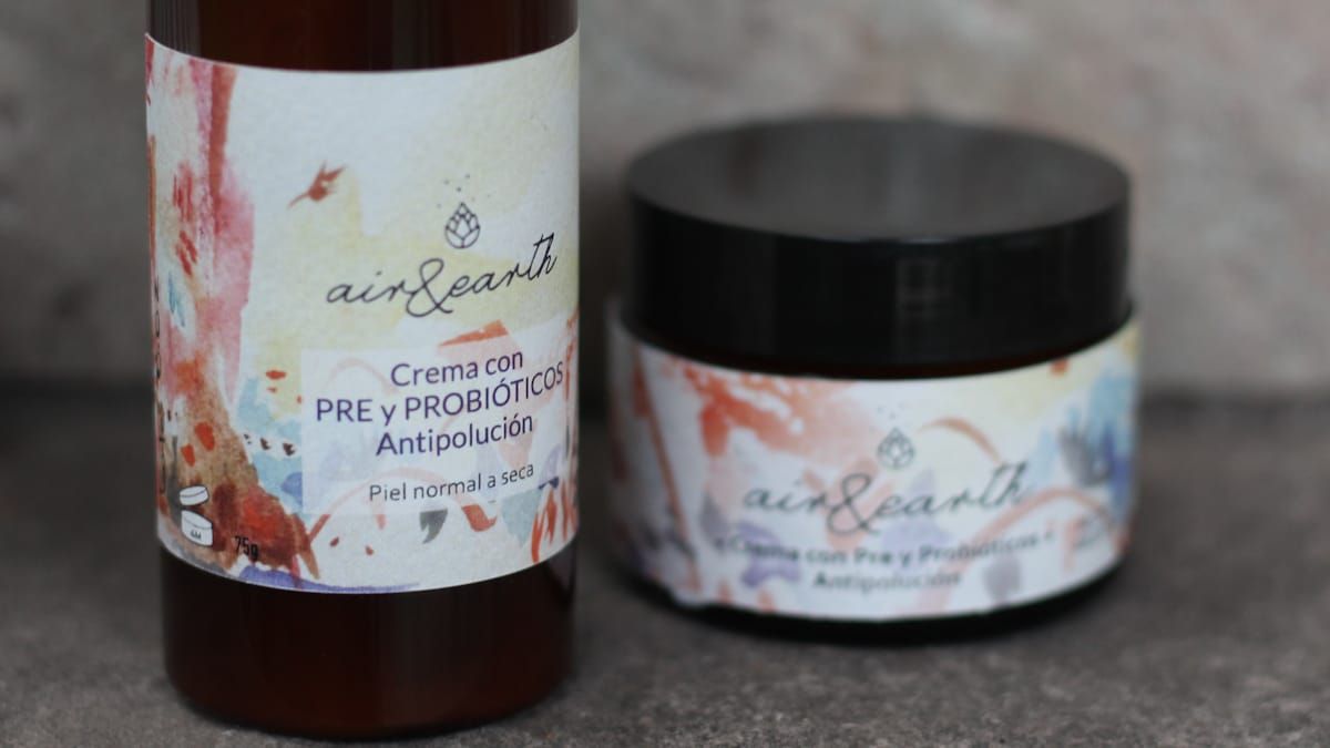 Luciana está todos los domingos en la feria de la Plaza de Chacras. Luciana está todos los domingos en la feria de la Plaza de Chacras.