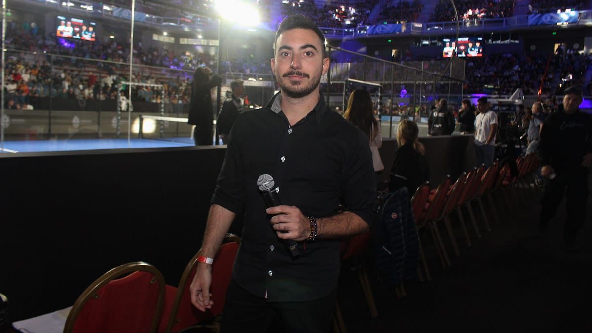 Lucas Castro de Mejor de Mañana arrasó como conductor e hizo vibrar a la tribuna con sus propuestas. Lucas Castro de Mejor de Mañana arrasó como conductor e hizo vibrar a la tribuna con sus propuestas.