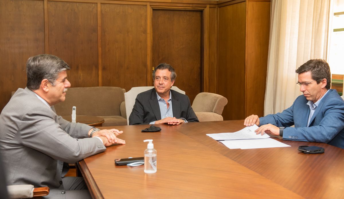 De la presentación participaron el vicegobernador Mario Abed y el presidente de la Cámara de Diputados, Andrés Lombardi.
