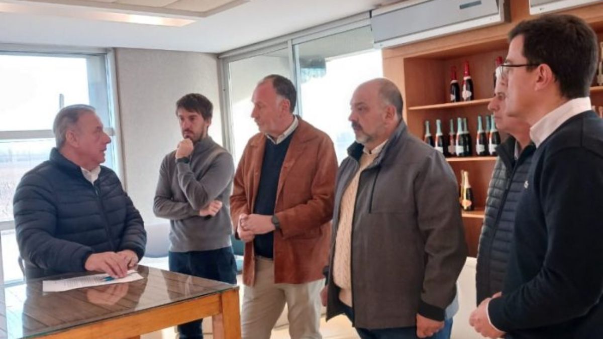 Contra la inseguridad en Mendoza. El convenio entre el Ministerio de Seguridad y el Consorcio Luján de Cuyo Nuevos Caminos del Vino ayudará a extender la red de cámaras de vigilancia.