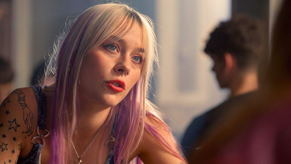 Es una película de Netflix subida de tono que aborda temas como la sexualidad y la crisis de los 40.