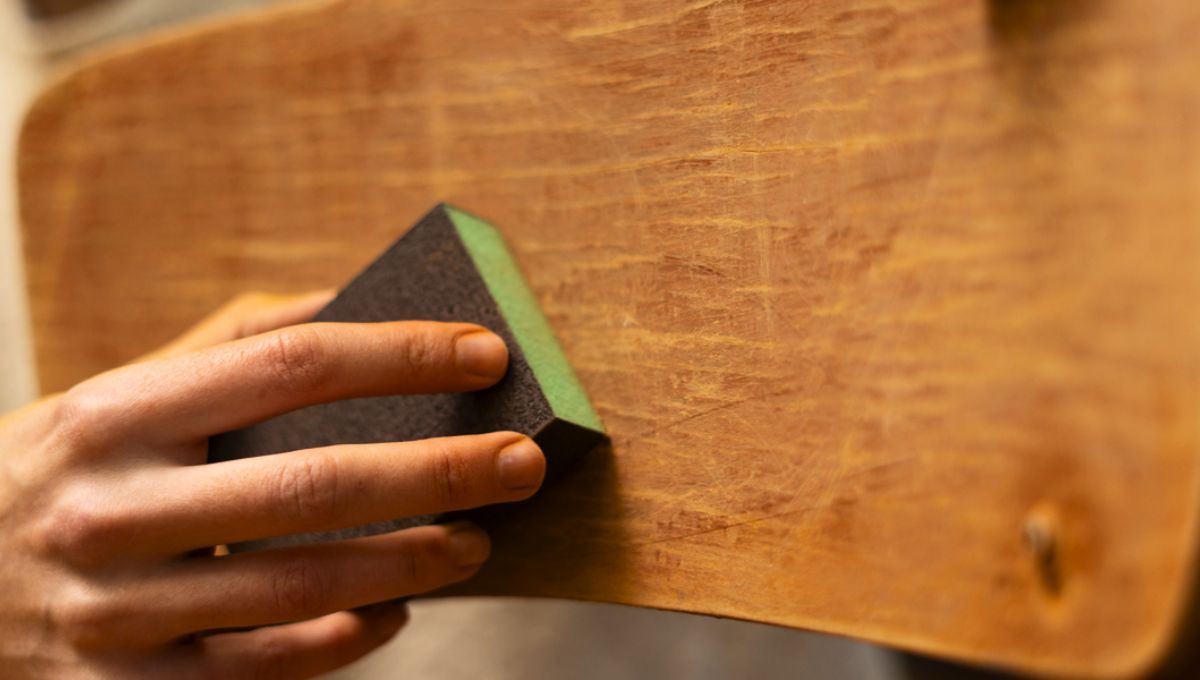 Con el tiempo los muebles u objetos de madera pierden brillo, se secan o se manchan y en vez de comprar algo nuevo, pod&eacute;s recuperarlo con algunos trucos.