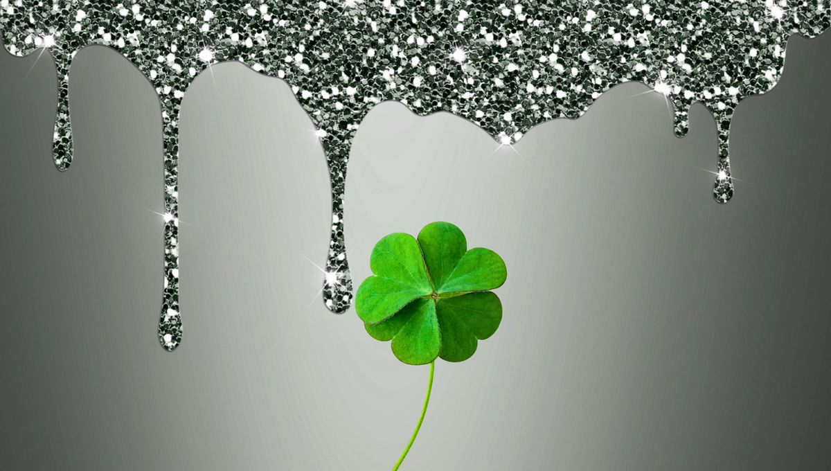 El color gris es un color neutro tirando a "triste" pero al agregarle el plata es ideal para marcar el destino de tu suerte. El color gris es un color neutro tirando a "triste" pero al agregarle el plata es ideal para marcar el destino de tu suerte.