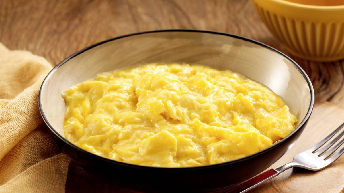 Recetas: los pasos para hacer huevos revueltos cremosos y sabrosos con solo 4 ingredientes y en 5 minutos. Recetas: los pasos para hacer huevos revueltos cremosos y sabrosos con solo 4 ingredientes y en 5 minutos.