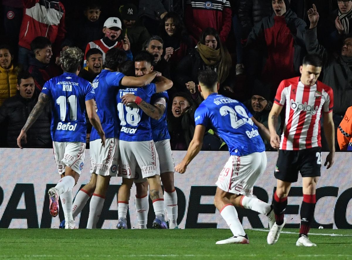 Argentinos Juniors está prendido entre los de arriba