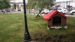 Las cuchas solidarias son un distintivo en los espacios públicos de Paraná