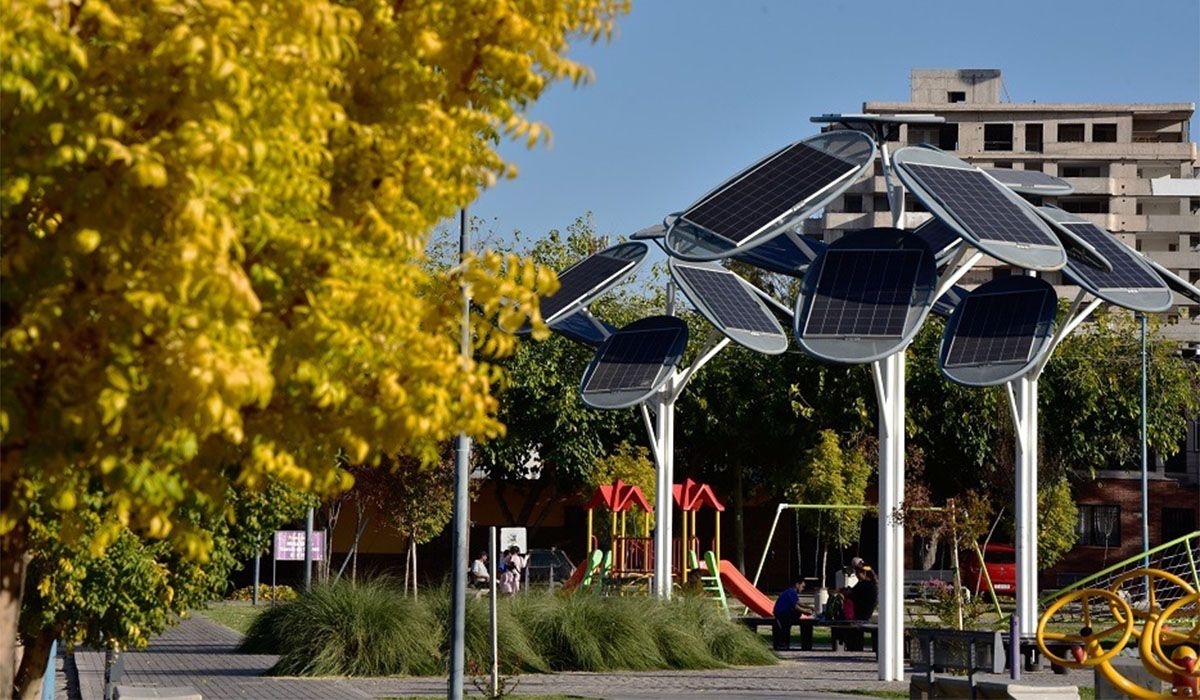 Godoy Cruz instaló paneles solares en plazas públicas. Godoy Cruz instaló paneles solares en plazas públicas.