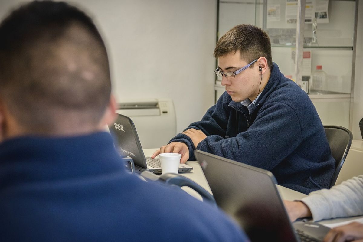 El programa tiene como objetivo fortalecer su empleabilidad para facilitar la inserción en el mundo laboral.