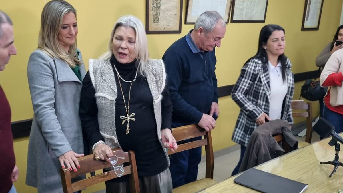 Horas antes de descompensarse Lilita Carrió participó de una reunión en una sociedad rural.