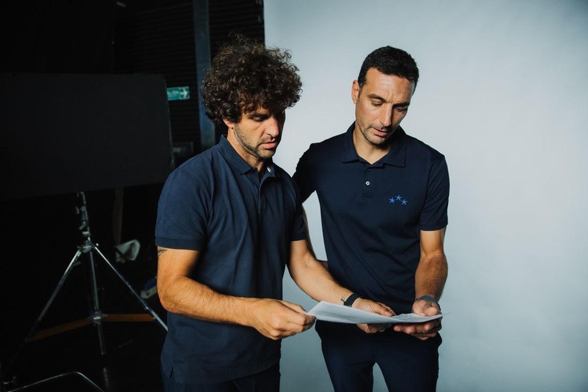 “Pensar en Grande” es parte de la identidad de Banco Macro y con “Valemos Mucho” ,la tercera campaña junto a Lionel Scaloni. “Pensar en Grande” es parte de la identidad de Banco Macro y con “Valemos Mucho” ,la tercera campaña junto a Lionel Scaloni.