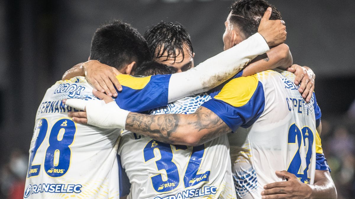 Rosario Central venció a Libertad y se acomodó como líder de su grupo.&nbsp;