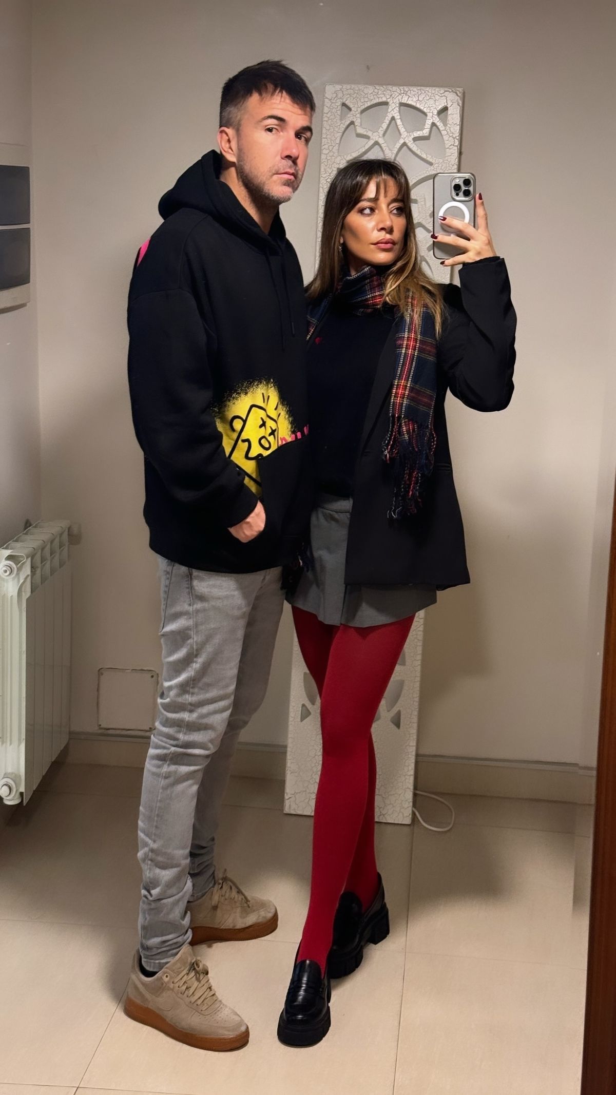 En pleno otoño, Sol Pérez confirma que el look Gossip Girl se lleva con mini ultra XS al ras. En pleno otoño, Sol Pérez confirma que el look Gossip Girl se lleva con mini ultra XS al ras.