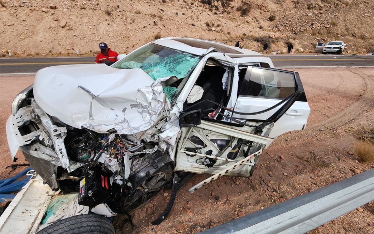Los dos vehículos quedaron al costado de la Ruta 7. Los dos vehículos quedaron al costado de la Ruta 7.