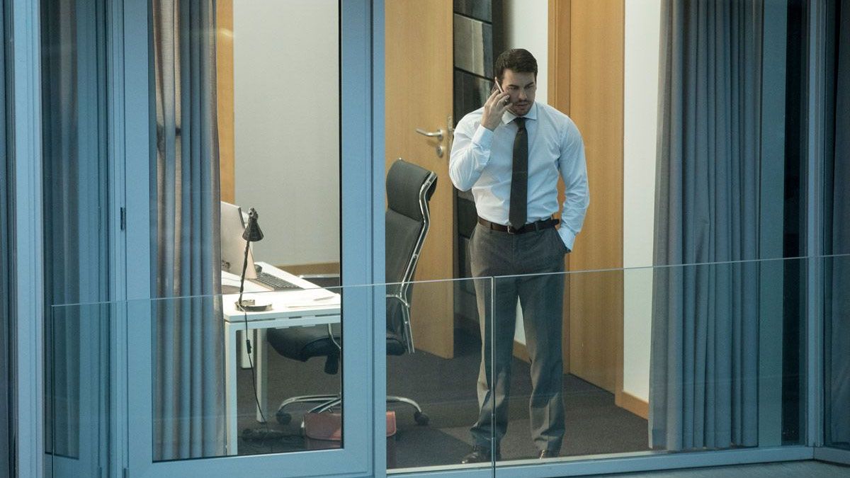 La felicidad se logra a cualquier precio en esta aclamada película española, de Netflix. La felicidad se logra a cualquier precio en esta aclamada película española, de Netflix.