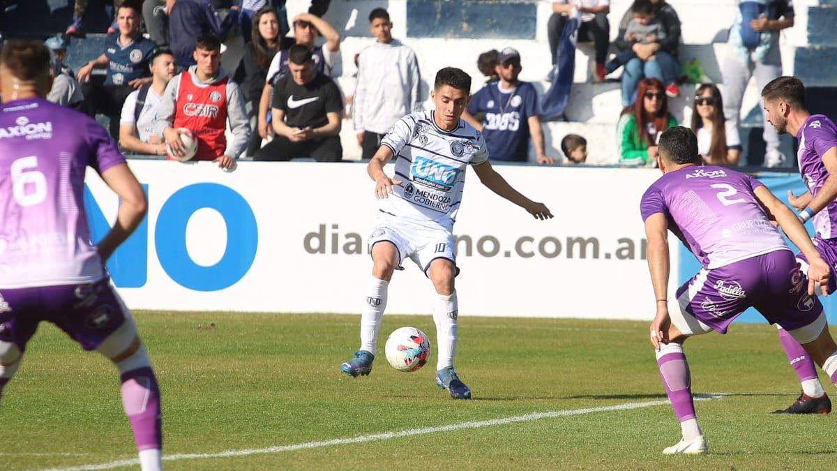 El volante Pablo Palacio está pasando por un gran momento en Independiente Rivadavia.