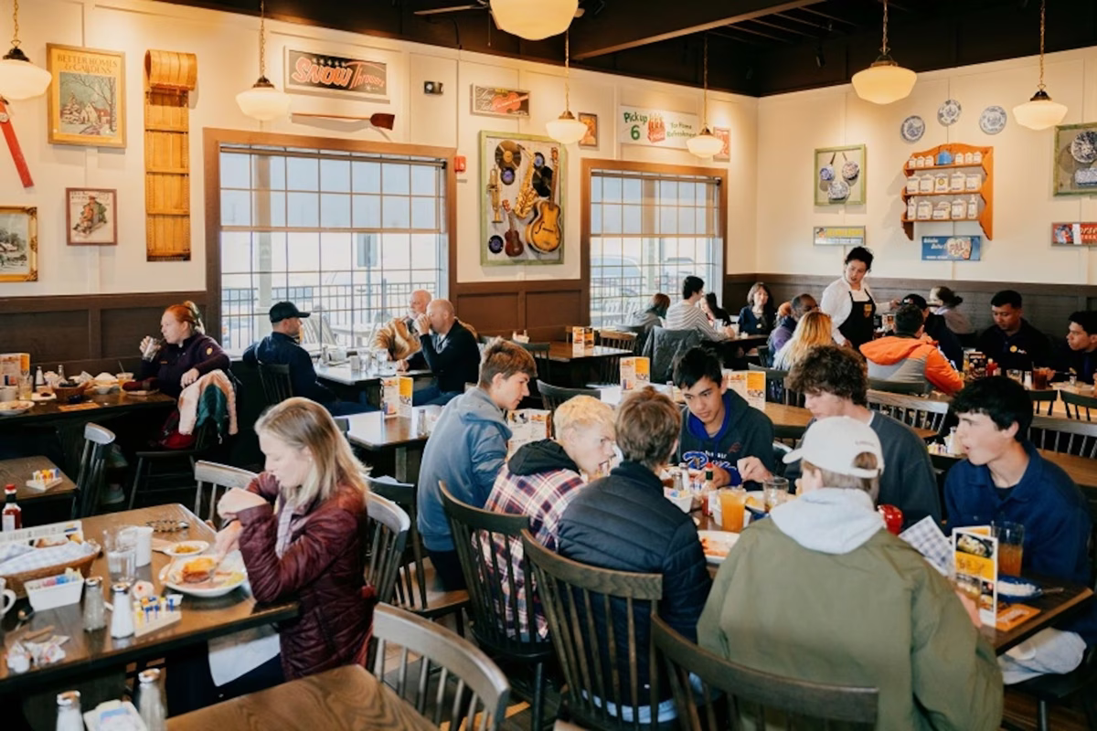 Cracker Barrel tiene muchísimos restaurantes en Estados Unidos. Cracker Barrel tiene muchísimos restaurantes en Estados Unidos.