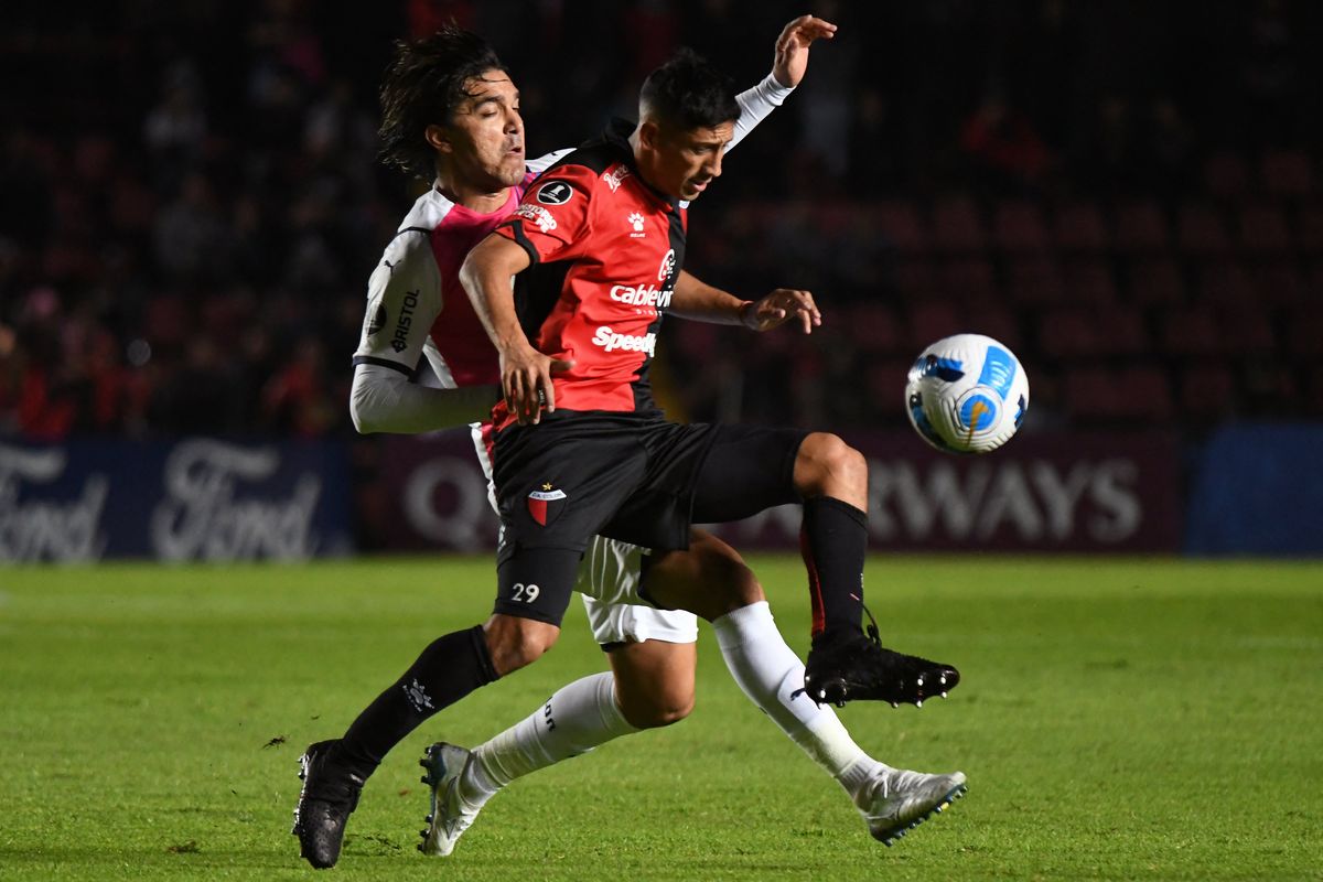 Colón sumó de a tres y está prendido en la Copa Libertadores