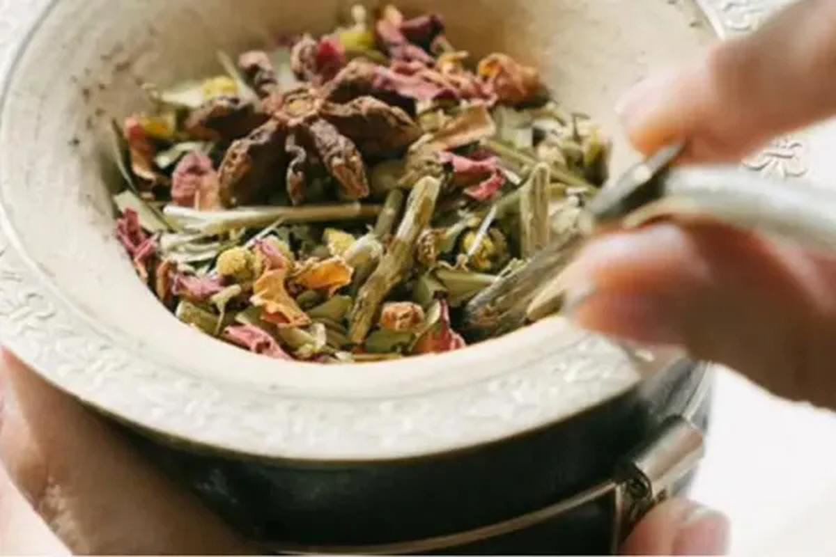 Muchas son las hierbas que puedes agregarle al mate. Muchas son las hierbas que puedes agregarle al mate.