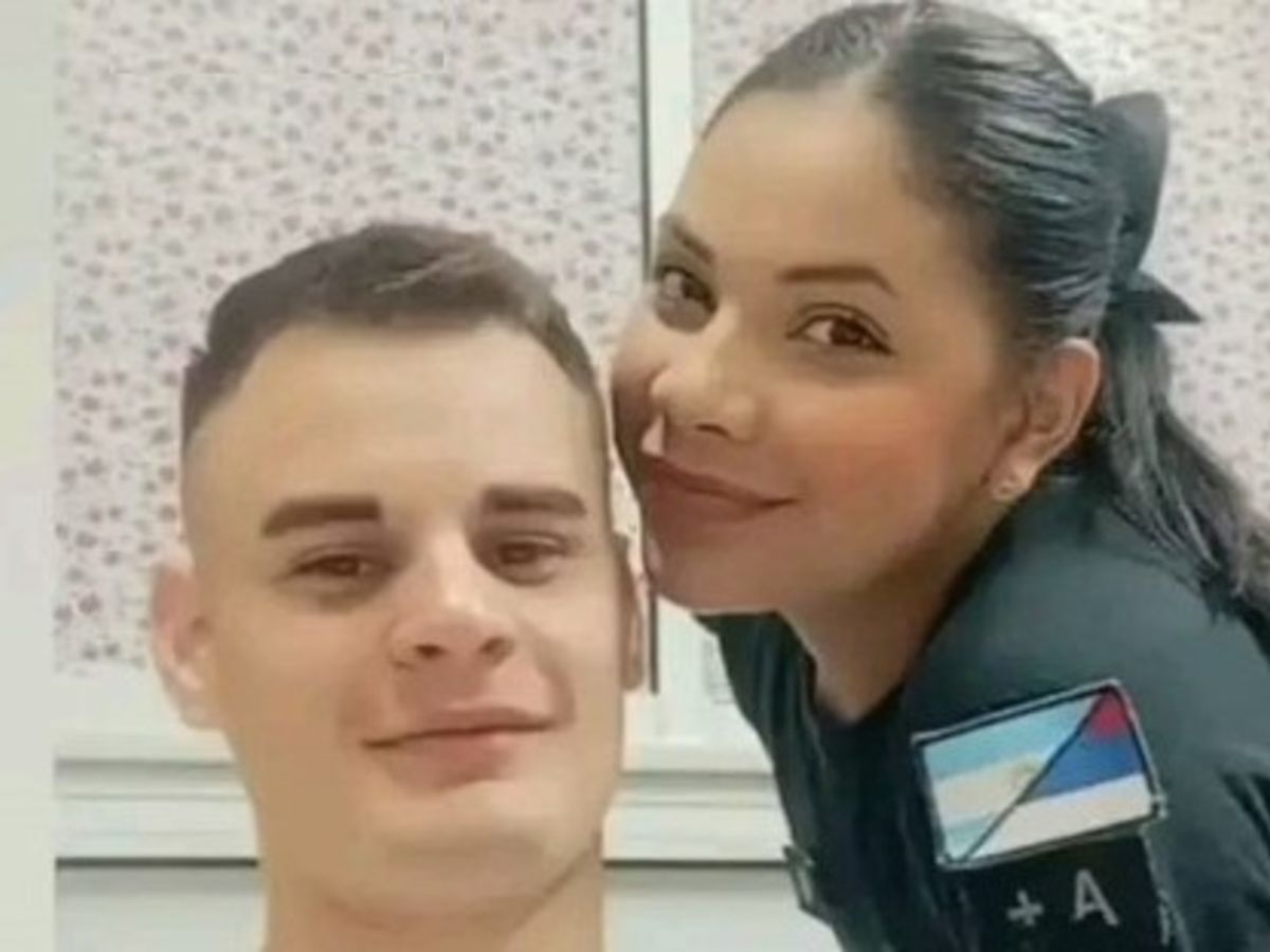 Femicida y víctima eran ambos policías. Femicida y víctima eran ambos policías.