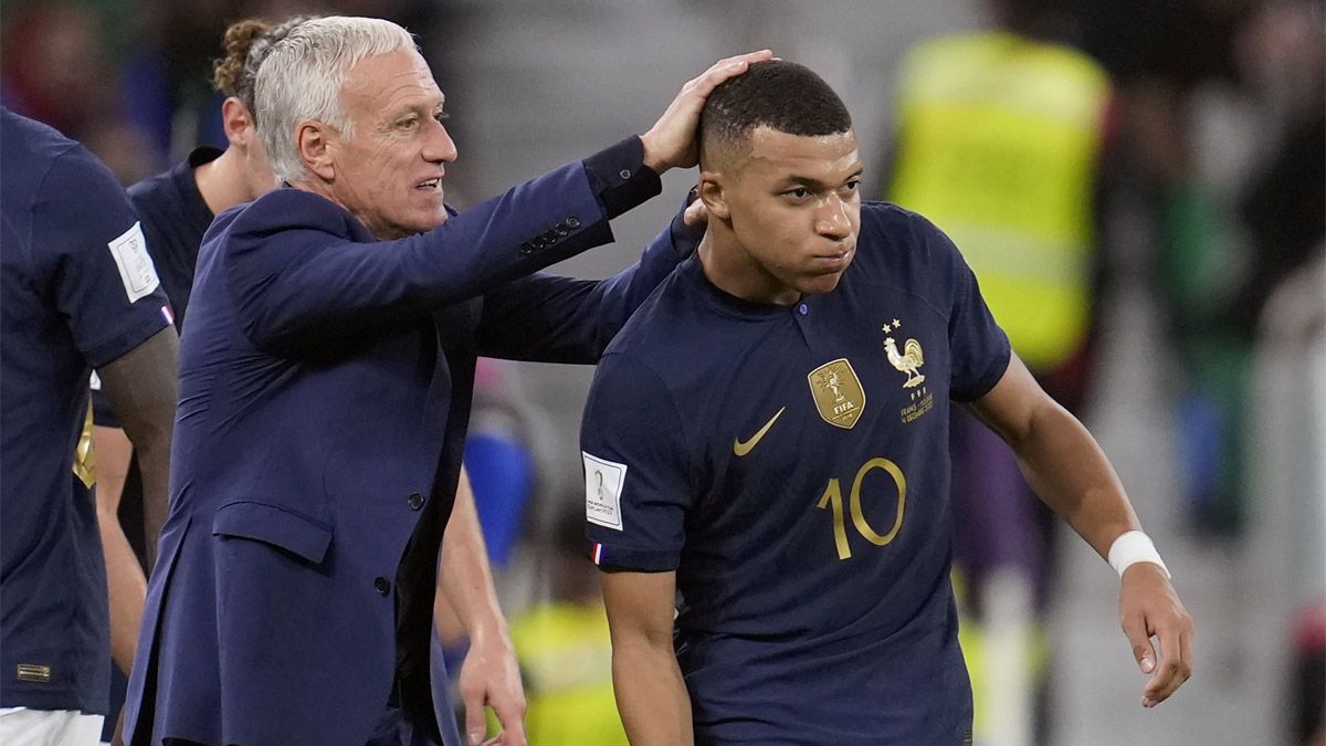 Didier Deschamps y Kylian Mbappé, durante la final del Mundial Qatar 2022 entre Francia y la Selección argentina.