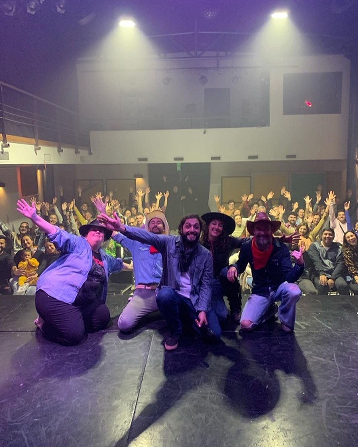 Sin Rodeos,es un elenco de teatro de improvisación con más de cinco años de trayectoria se presentarán este viernes. Sin Rodeos,es un elenco de teatro de improvisación con más de cinco años de trayectoria se presentarán este viernes.