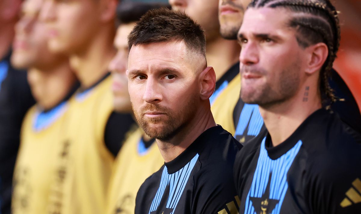 Si Messi es titular el que sale es Di María.
