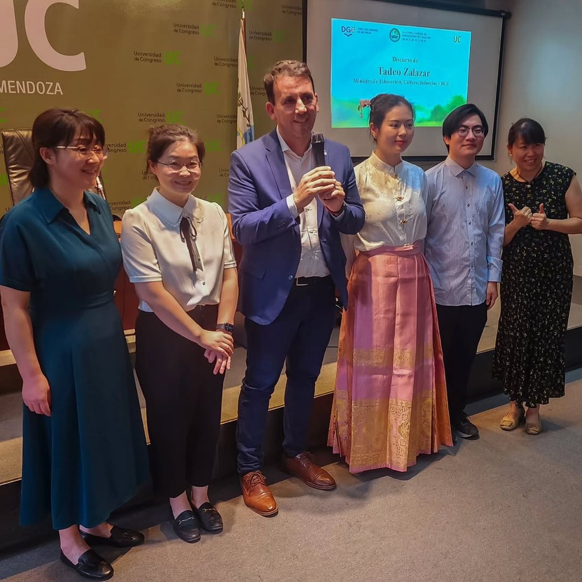 El discurso del Lic. Tadeo Zalazar, Ministro de Educación, Cultura, Infancias y Dirección General de Escuelas de la Provincia de Mendoza. El discurso del Lic. Tadeo Zalazar, Ministro de Educación, Cultura, Infancias y Dirección General de Escuelas de la Provincia de Mendoza.