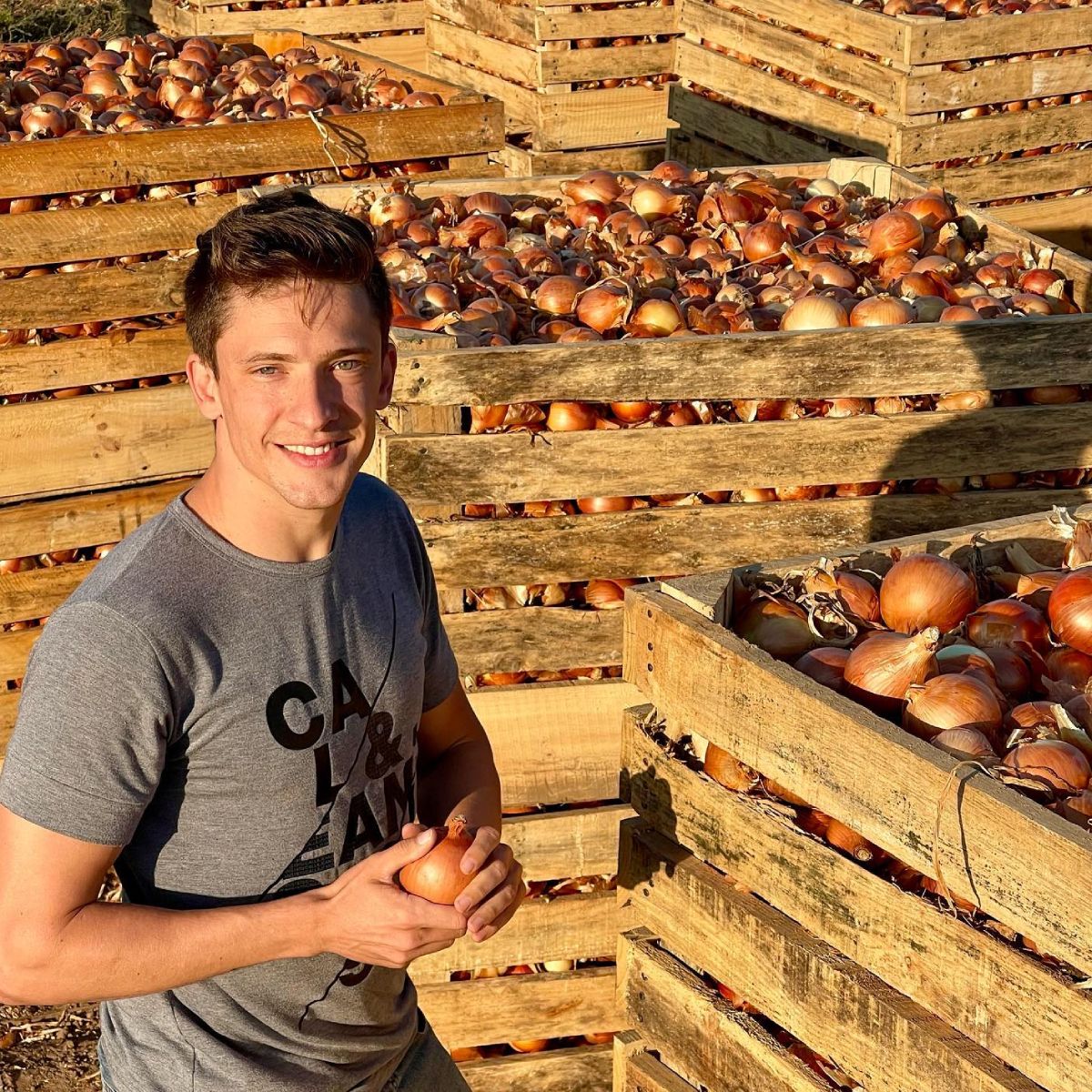 Franco y su hermano Luciano extendieron los negocios familiares a Chile, y desde allí exportan cebollas al mundo.