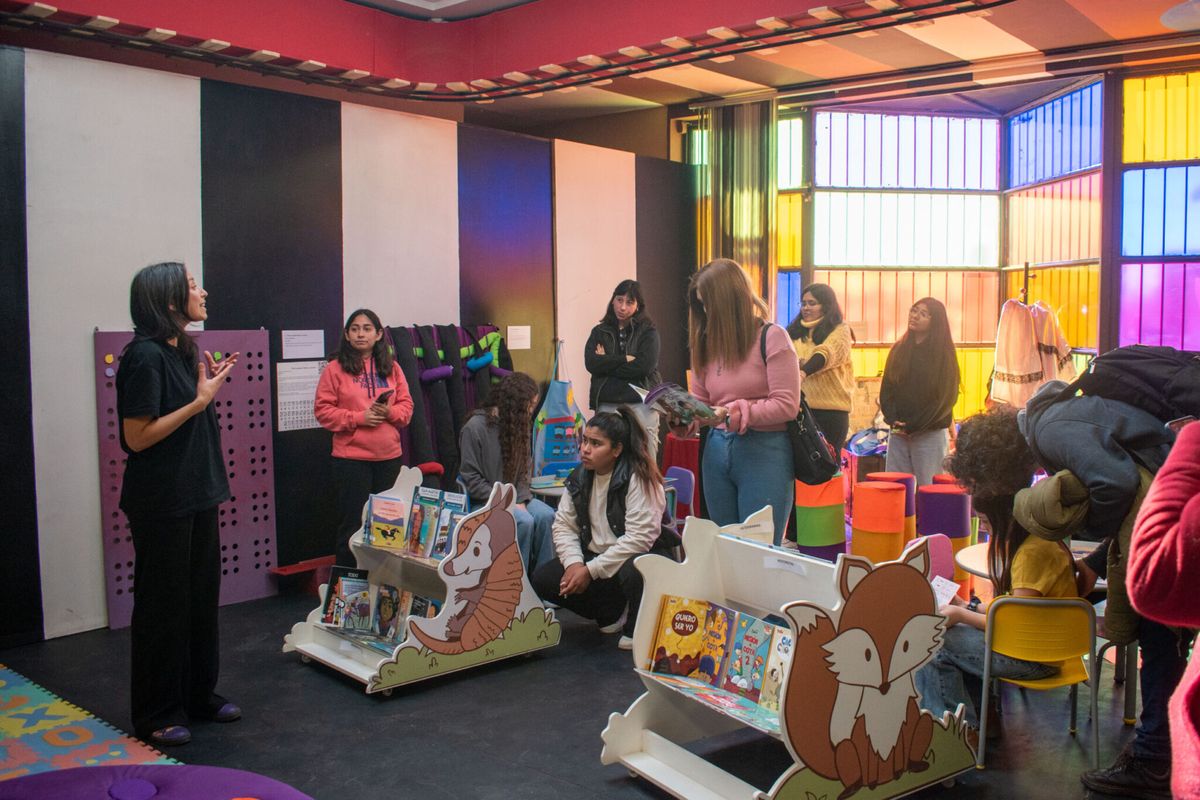 Las infancias también pueden disfrutar de la escuela de verano "Explora MAF" del Museo del Área Fundacional. Las infancias también pueden disfrutar de la escuela de verano "Explora MAF" del Museo del Área Fundacional.