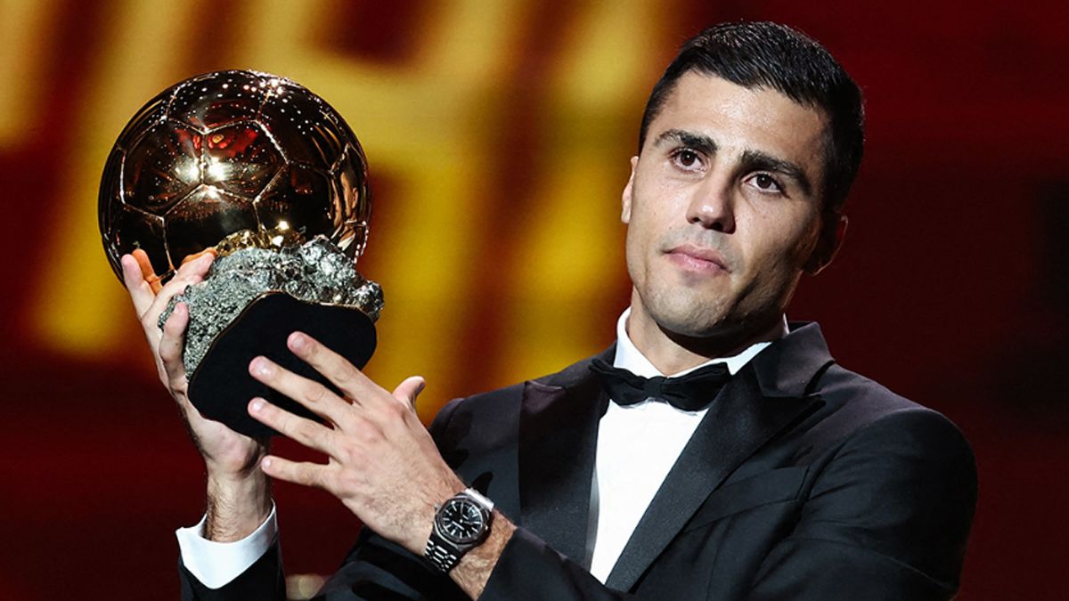 Rodri recibió emocionado el Balón de Oro. Rodri recibió emocionado el Balón de Oro.