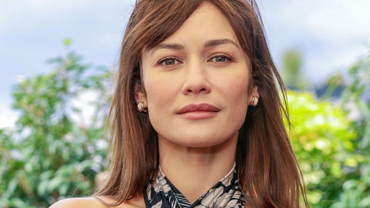 La actriz Olga Kurylenko interpreta a Klara en la película de Netflix.