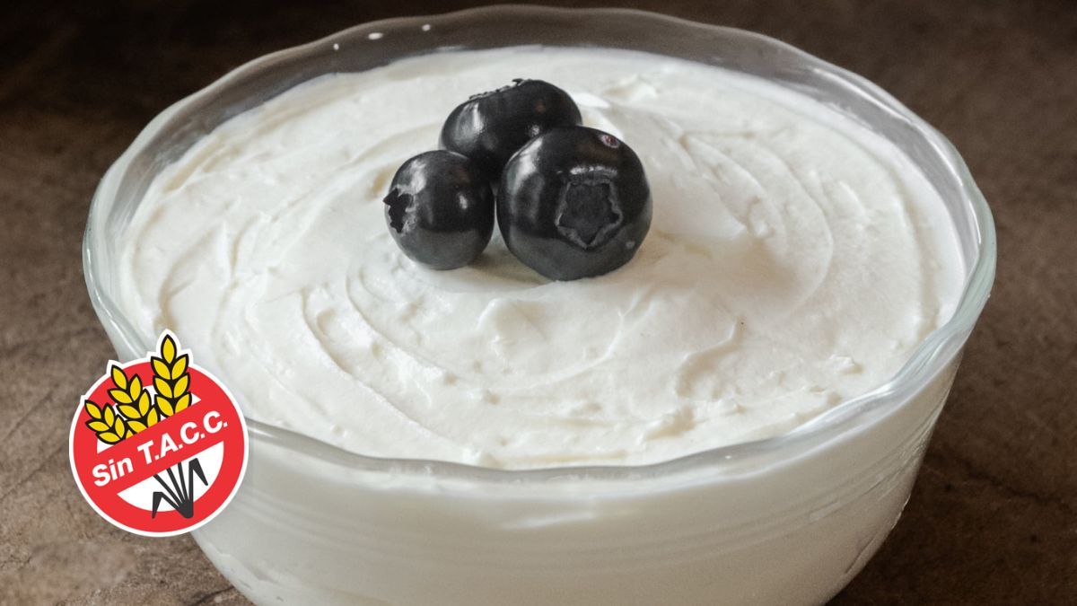 La receta de este yogur griego sin TACC ni lactosa es muy fácil y queda delicioso. La receta de este yogur griego sin TACC ni lactosa es muy fácil y queda delicioso.