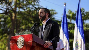 ¿Autogolpe? El presidente de El Salvador irrumpió con militares en el Parlamento