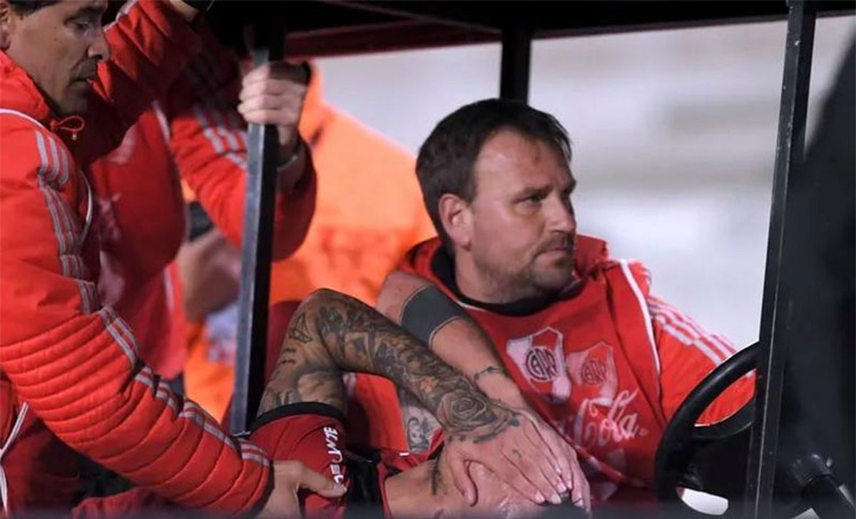 Así se retiró Vangioni del Monumental.