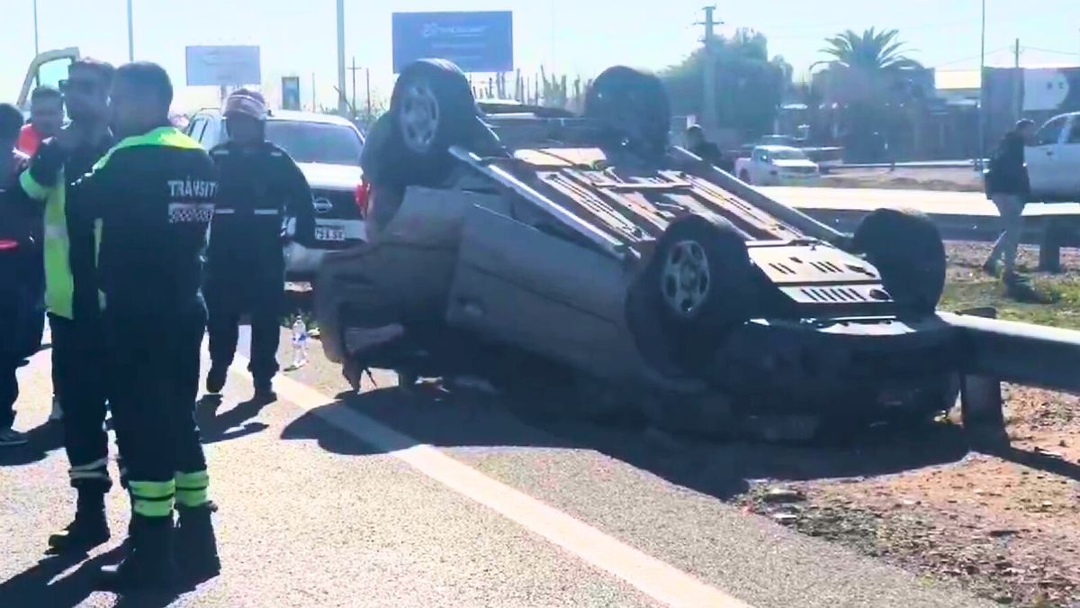 El accidente ocurrió cerca de las 11 en el Acceso Sur.