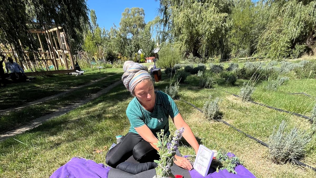Rashida es una de las personas que formó la comunidad y hoy se dedica al turismo holístico