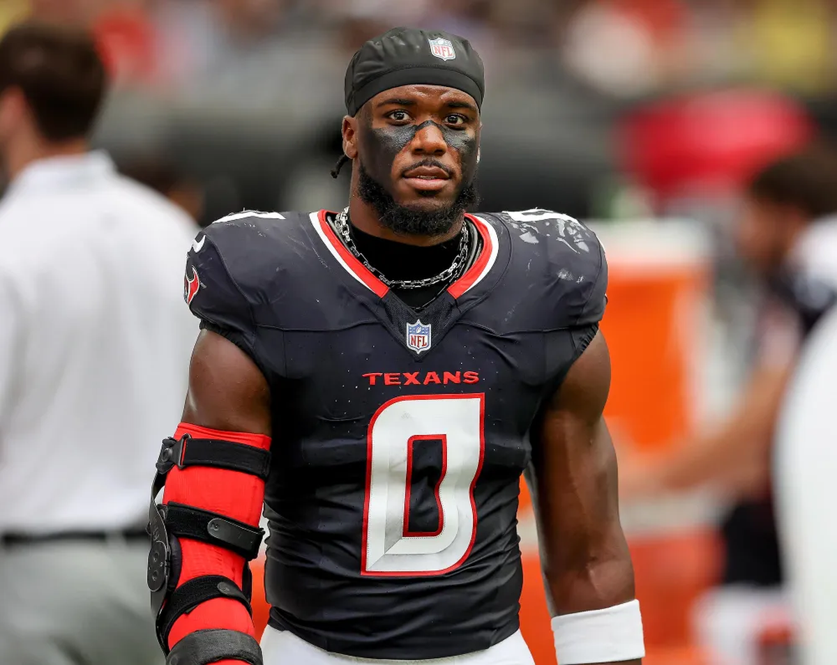 Azeez Al-Shaair fue sancionado por la NFL. Azeez Al-Shaair fue sancionado por la NFL.