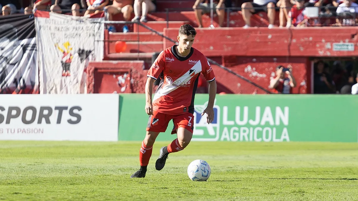 Franco Saccone es una de las figuras del Deportivo Maipú.