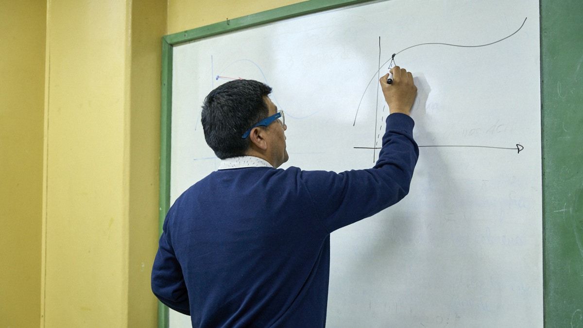 Un total de 731 beneficiarios esperan el pago de las becas de la DGE. Un total de 731 beneficiarios esperan el pago de las becas de la DGE.